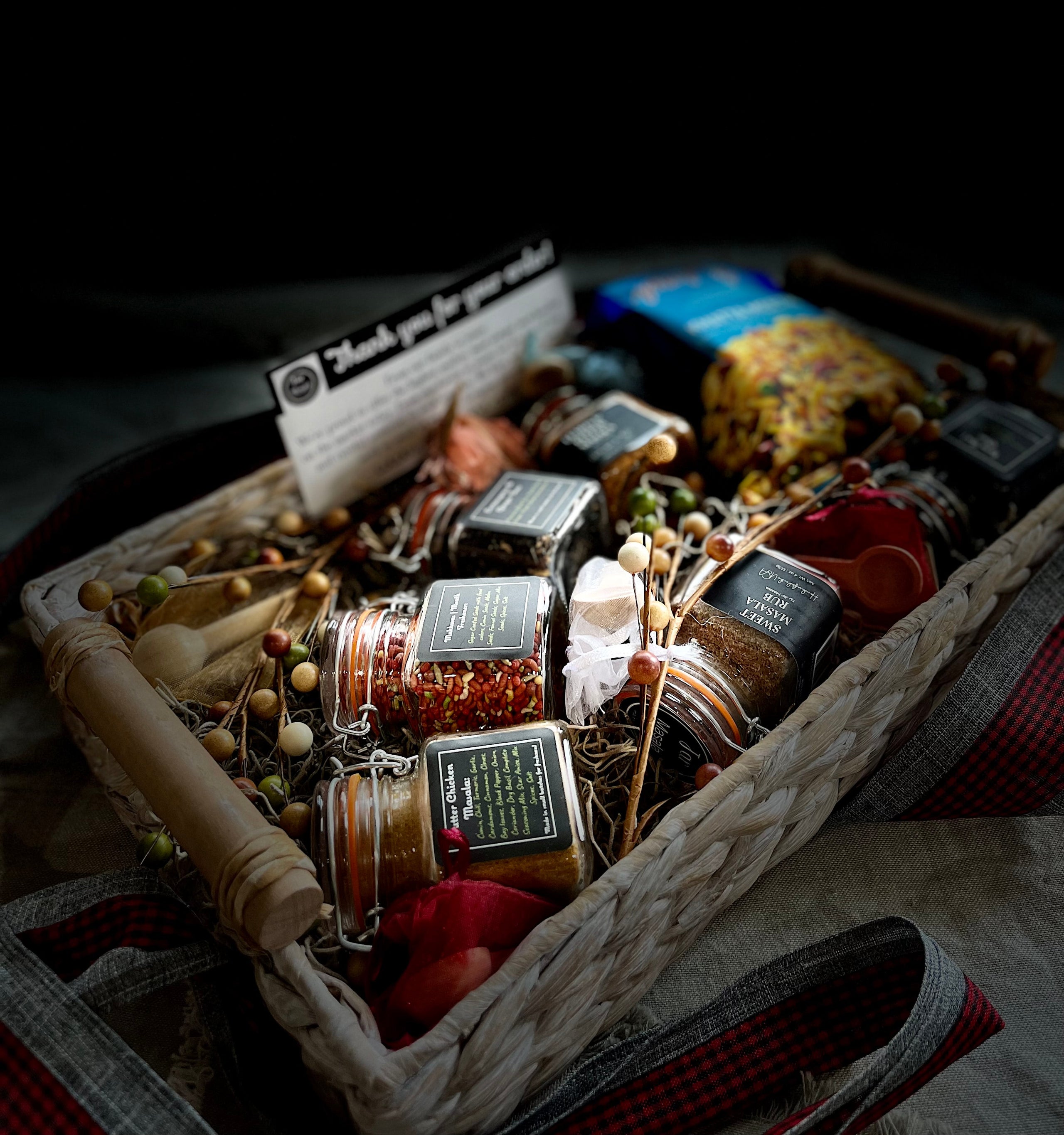 Basket for spices best sale